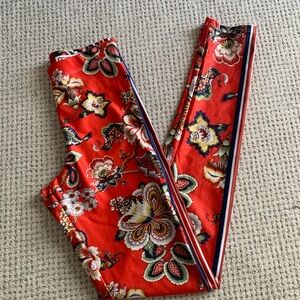 Goldsheep Vibrant Floral Red Leggings